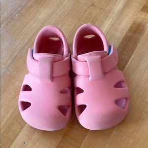 Ten little Splash Sandals